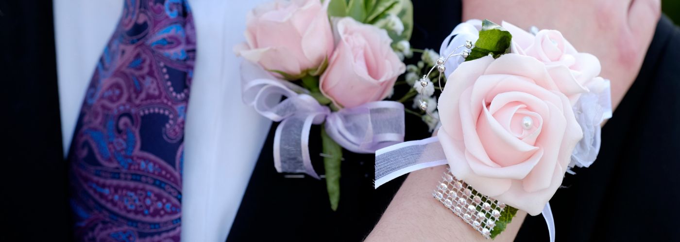 Matching corsage and boutonniere hotsell