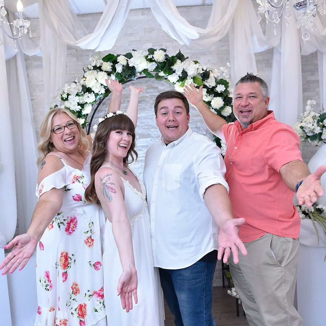 Must-Have Wedding Poses With Your Parents: In-Laws